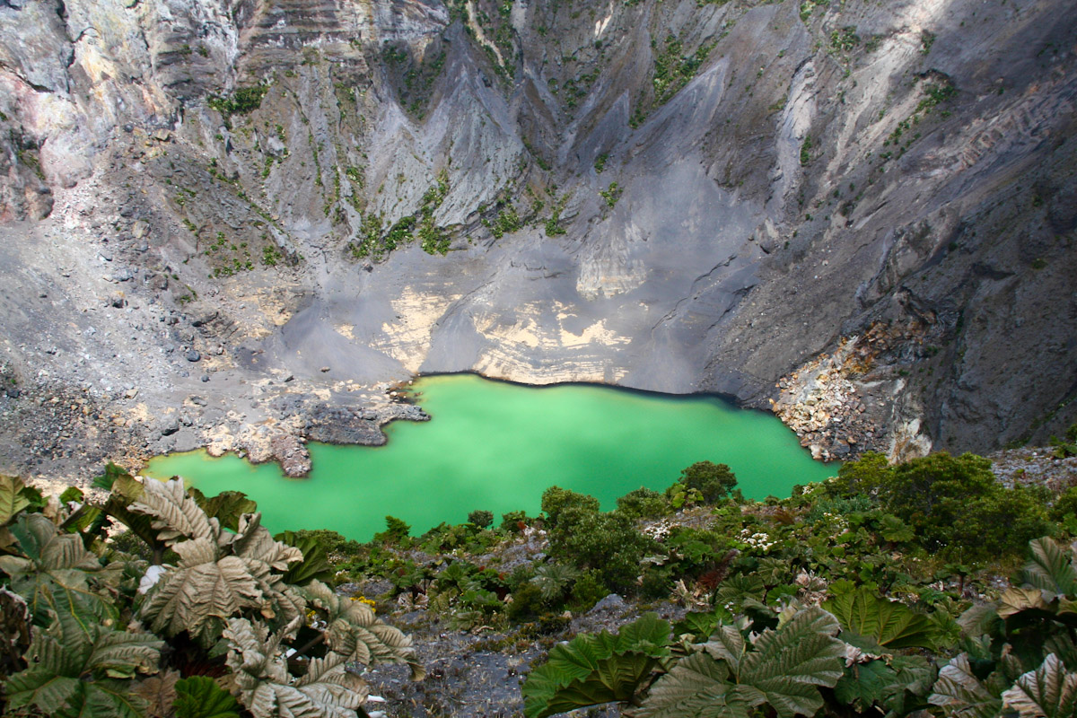 Irazu crater Irazu crater