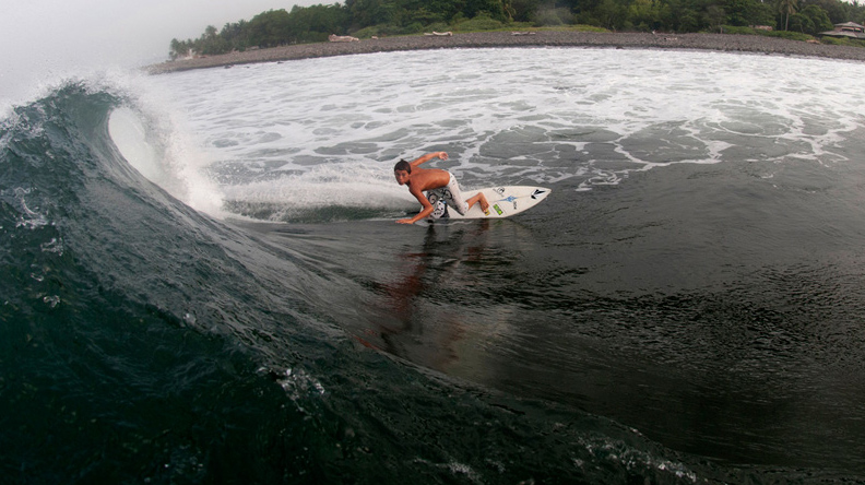 Punta Roca El Salvador Surfing