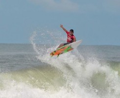 Jair Perez. Photo by Alfredo Barquero. Source: FEDESURF CR