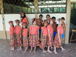 Brisas School new uniforms