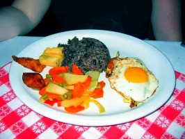 A galllopinto breakfast during Lent. Wikimedia Commons