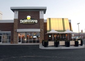 New Bennigan's look. Wikimedia Commons