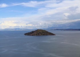 "Taquile from Amantani" by Ingo Mehling - Own work. Licensed under CC BY-SA 4.0 via Wikimedia Commons