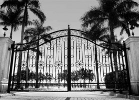 costa rica the land of gates and money
