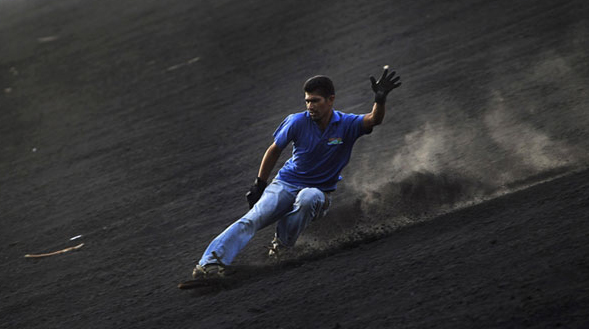 Volcano boarding at Cerro Negro in Nicaragua