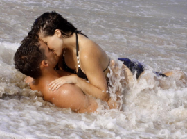 Canadian enjoy sex on the beach in Costa Rica