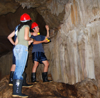 Learning about the caves of Cavernas el Venado