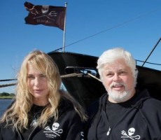 Paul Watson with actress Daryl Hannah. Creative Commons.